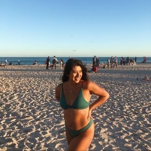 Meet your Posher, Ariela